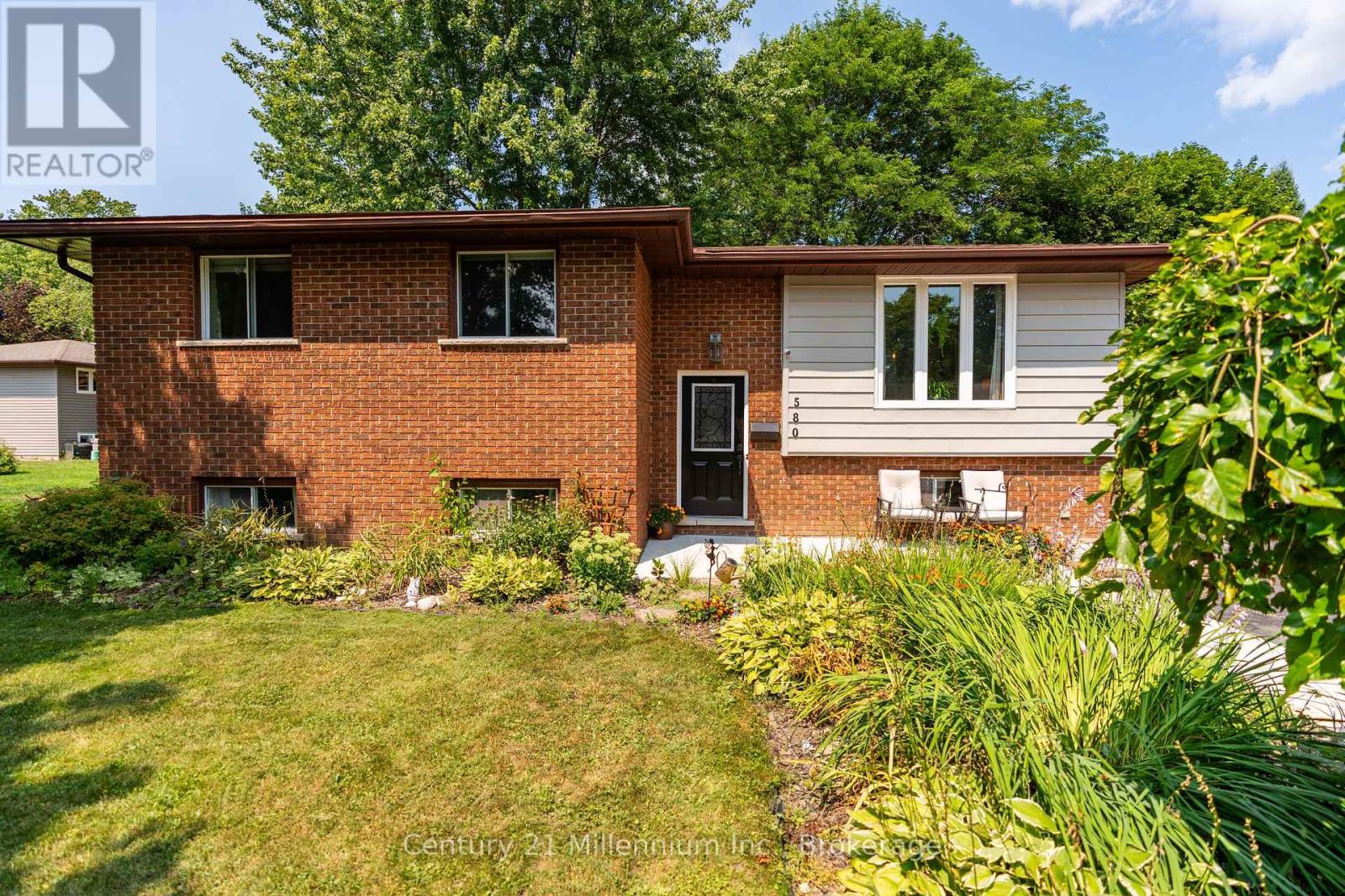 580 2nd A Street W, Owen Sound, Ontario  N4K 6H4 - Photo 2 - X13678054