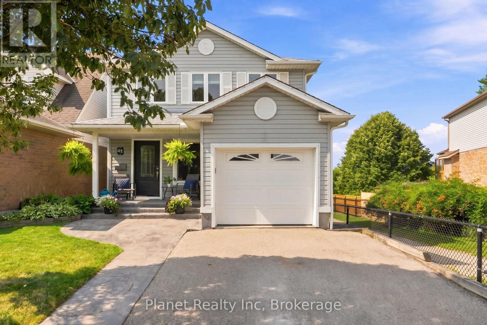 41 BOULDER CRESCENT, Guelph, Ontario