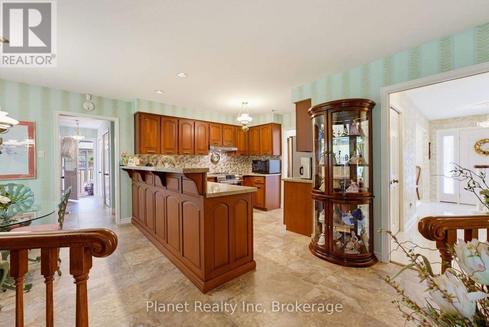 106 Thorndale Place, Waterloo, Ontario  N2L 5Y8 - Photo 11 - X13678148