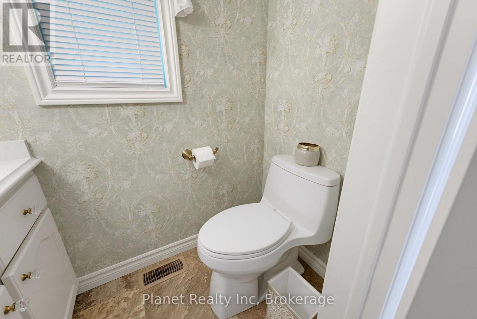 106 Thorndale Place, Waterloo, Ontario  N2L 5Y8 - Photo 19 - X13678148