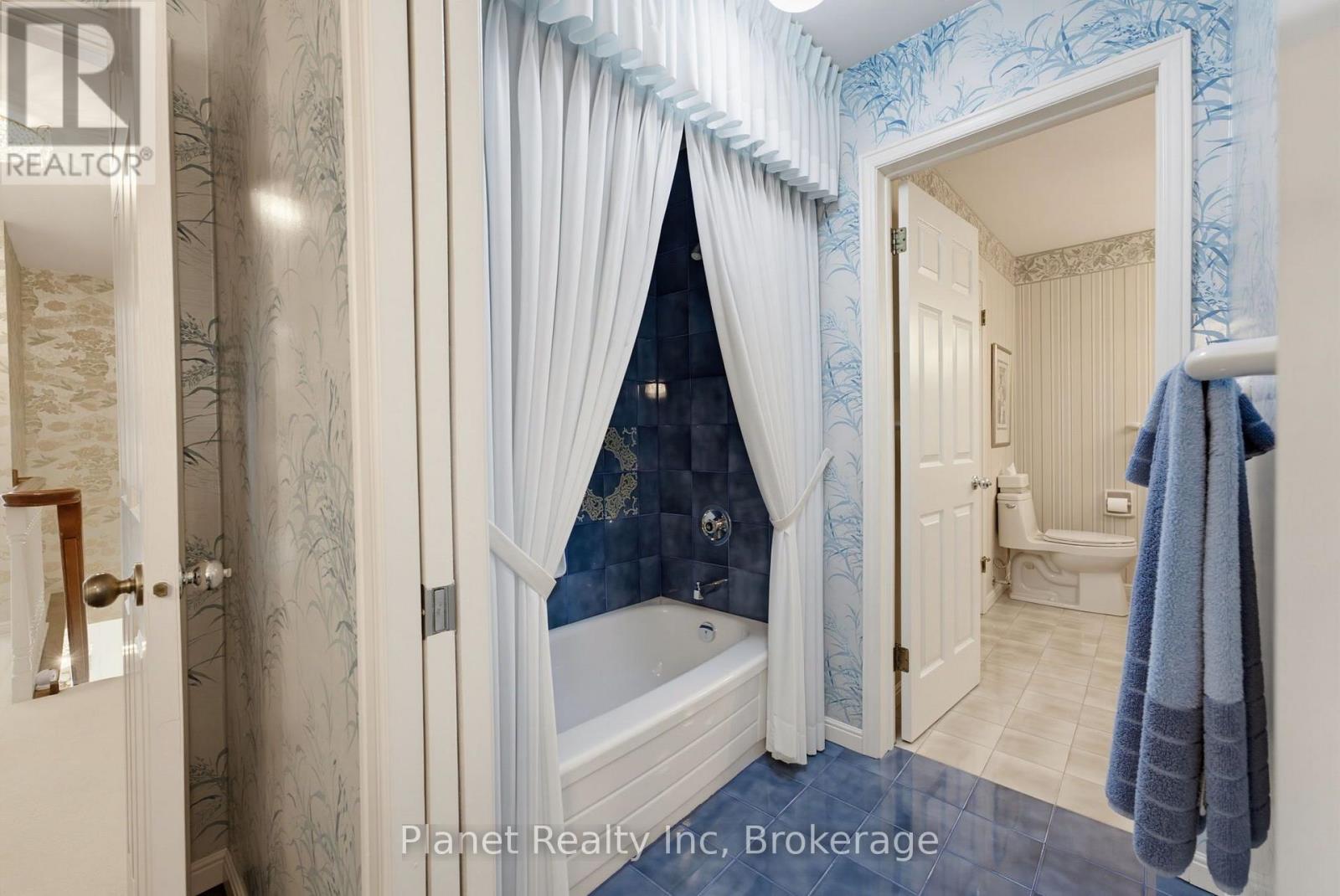 106 Thorndale Place, Waterloo, Ontario  N2L 5Y8 - Photo 23 - X13678148