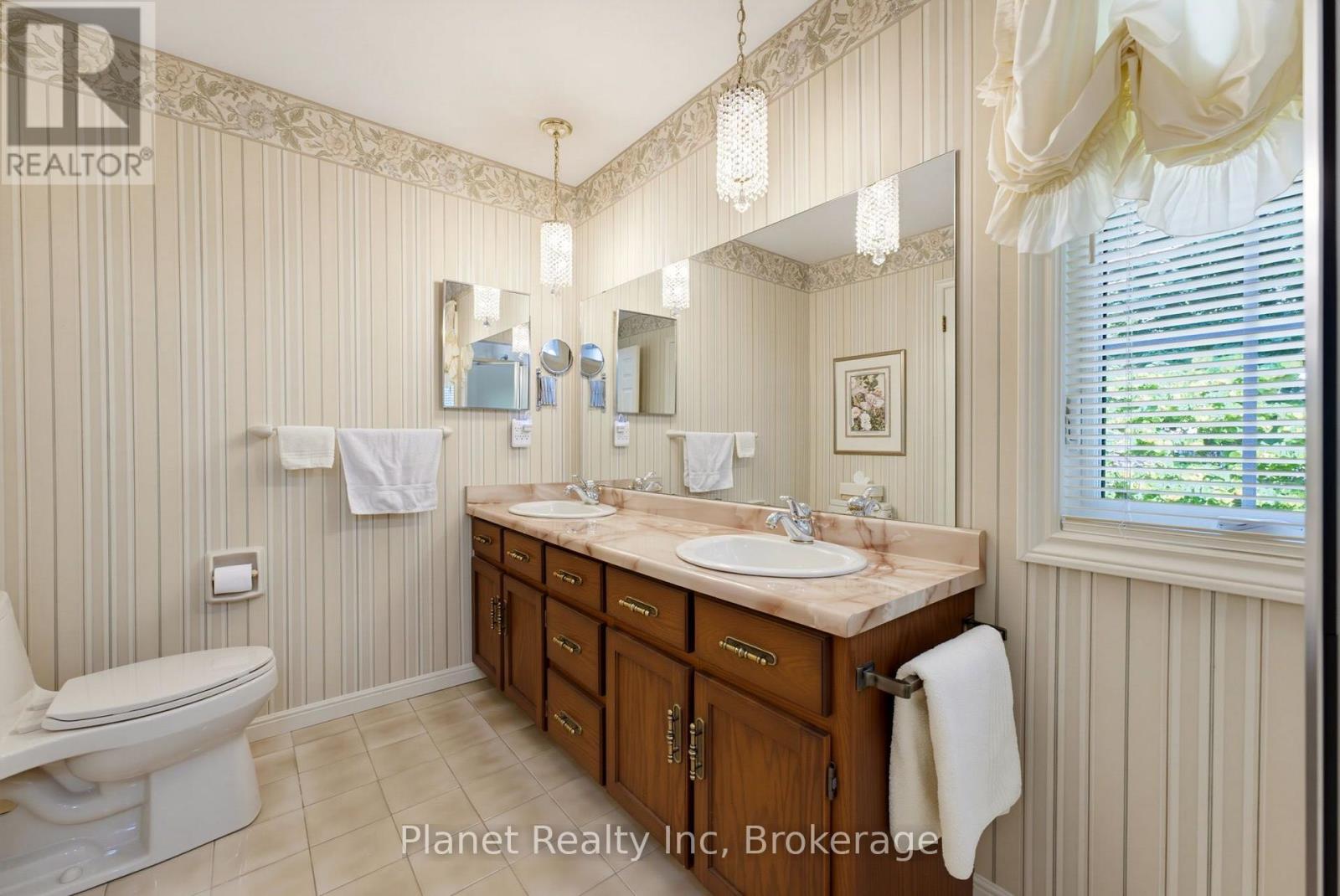 106 Thorndale Place, Waterloo, Ontario  N2L 5Y8 - Photo 24 - X13678148
