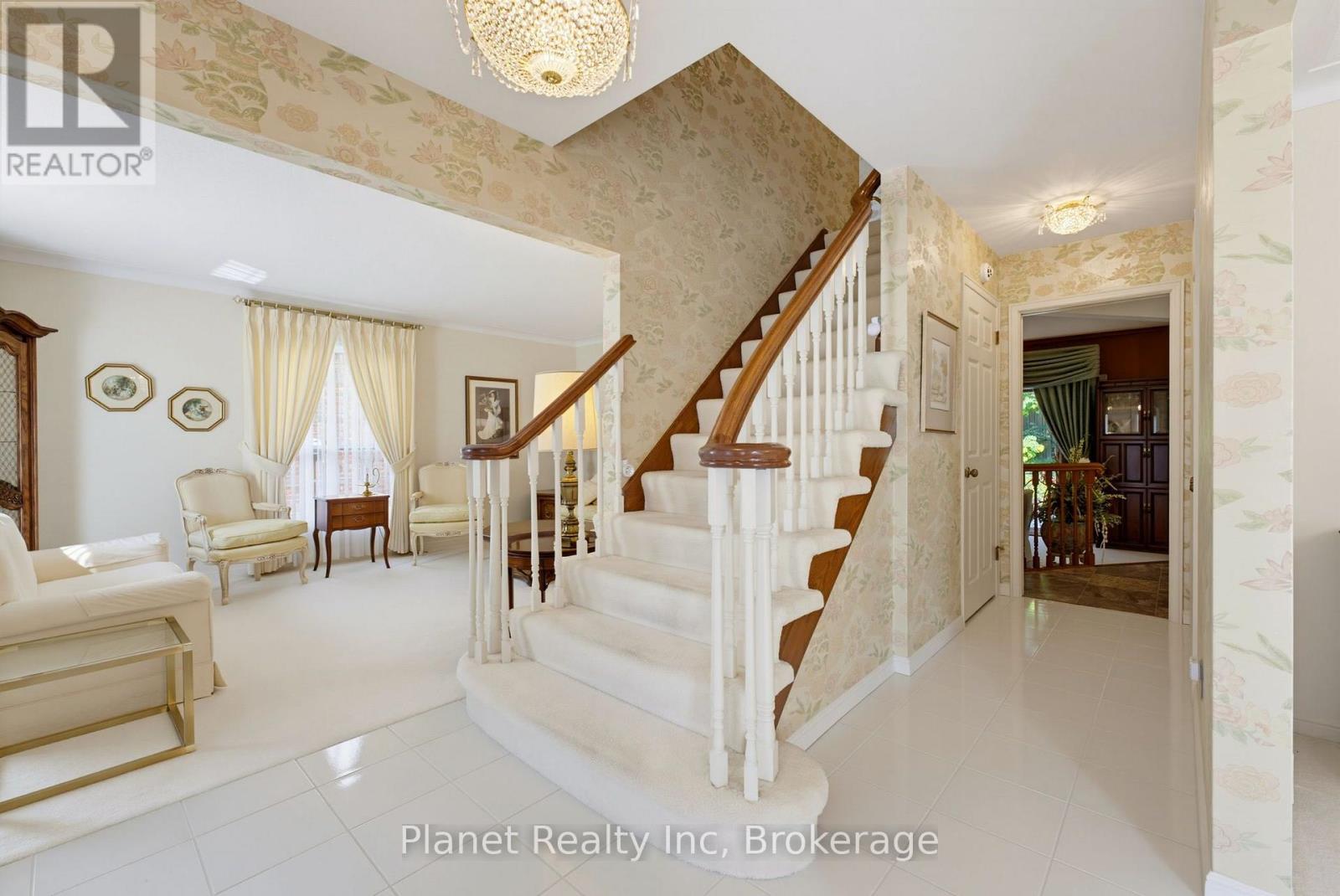 106 Thorndale Place, Waterloo, Ontario  N2L 5Y8 - Photo 7 - X13678148