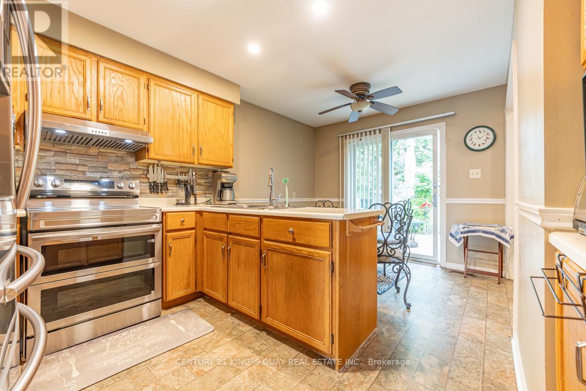40 Stonehill Boulevard, East Gwillimbury, Ontario  L9N 1E3 - Photo 11 - N13678168