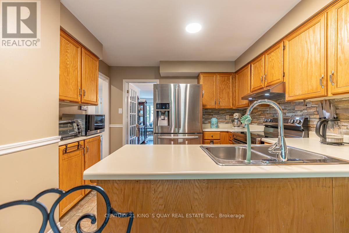 40 Stonehill Boulevard, East Gwillimbury, Ontario  L9N 1E3 - Photo 12 - N13678168