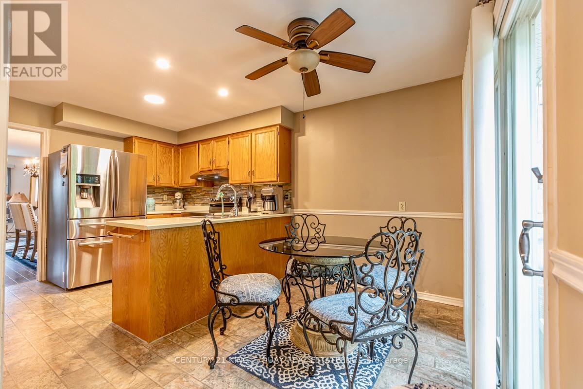 40 Stonehill Boulevard, East Gwillimbury, Ontario  L9N 1E3 - Photo 15 - N13678168