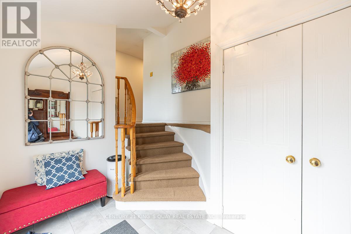 40 Stonehill Boulevard, East Gwillimbury, Ontario  L9N 1E3 - Photo 3 - N13678168