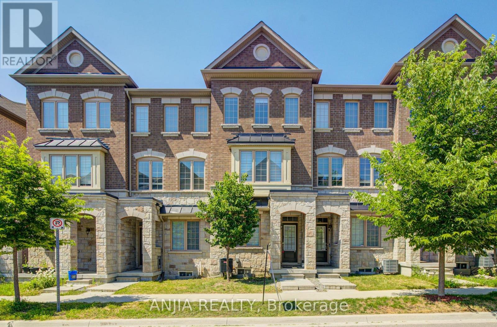 134 Frederick Wilson Avenue, Markham, Ontario  L6B 0R1 - Photo 2 - N13678208