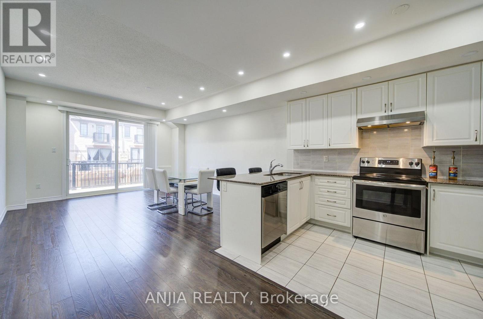 134 Frederick Wilson Avenue, Markham, Ontario  L6B 0R1 - Photo 21 - N13678208