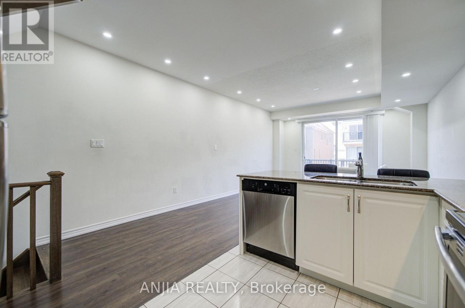 134 Frederick Wilson Avenue, Markham, Ontario  L6B 0R1 - Photo 22 - N13678208