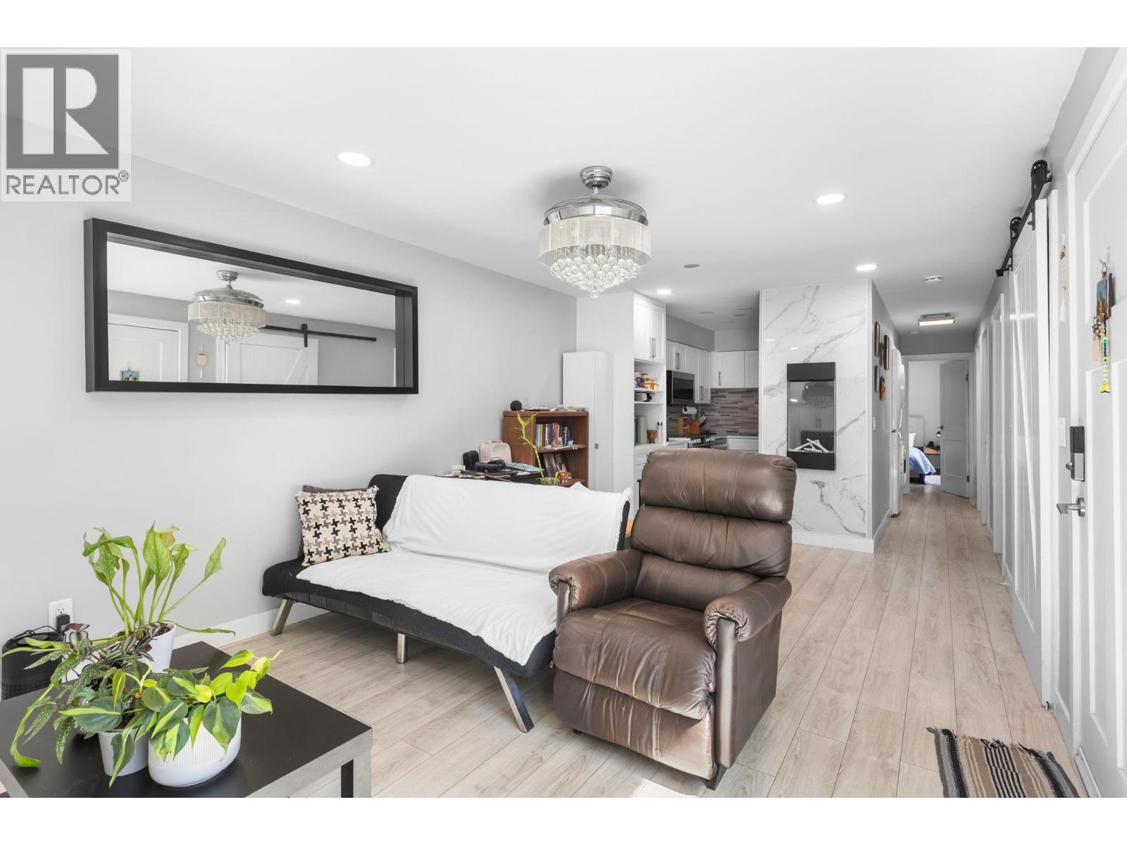 2 302 Highland Way, Port Moody, British Columbia  V3H 3V7 - Photo 3 - R3155941