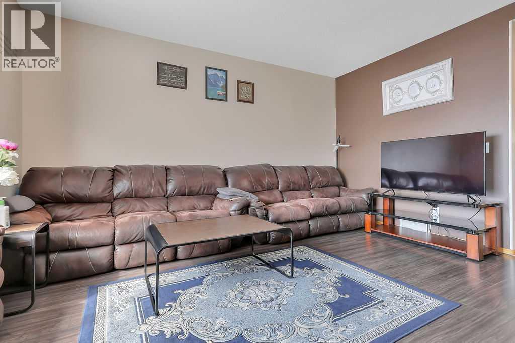 49 Abel Close, Red Deer, Alberta  T4R 2Y3 - Photo 4 - A2328925