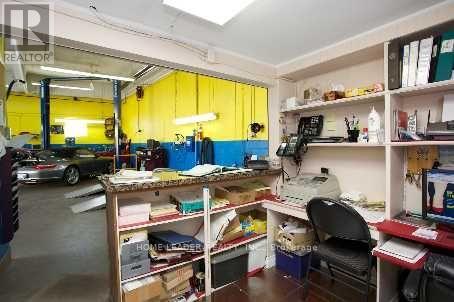 1530 Keele Street, Toronto, Ontario M6N 3E9 - Photo 17 - W12799296