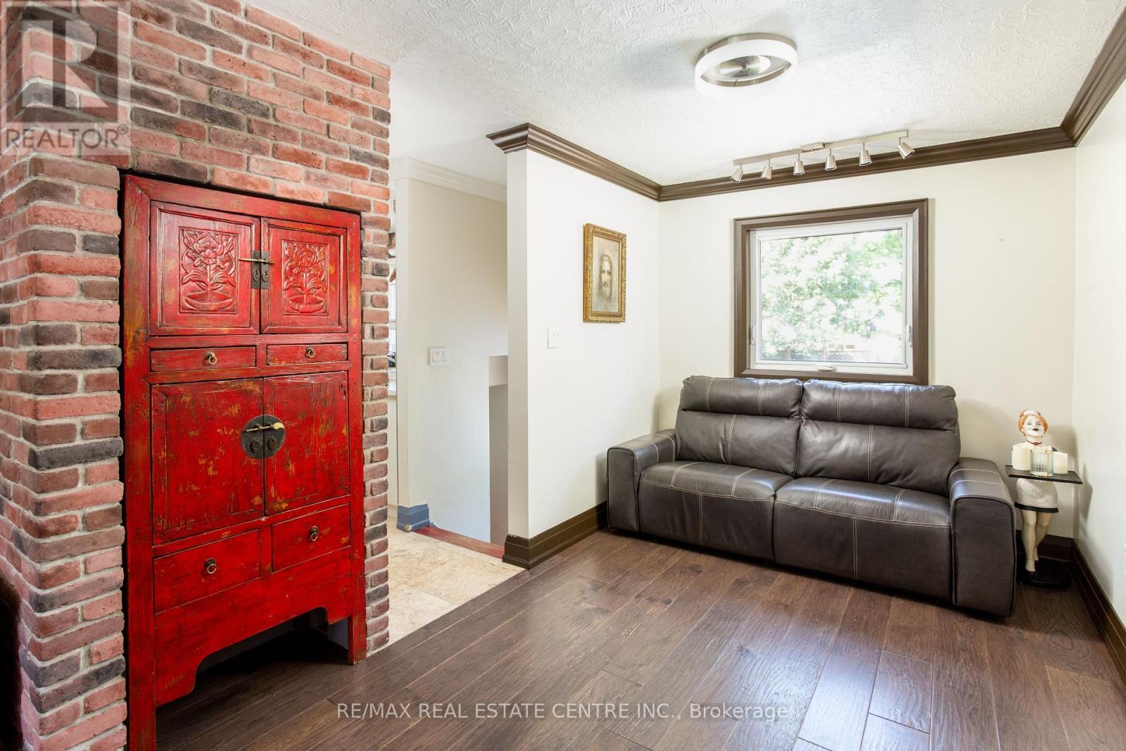 2450 Edenhurst Drive, Mississauga, Ontario  L5A 2K9 - Photo 9 - W13678014