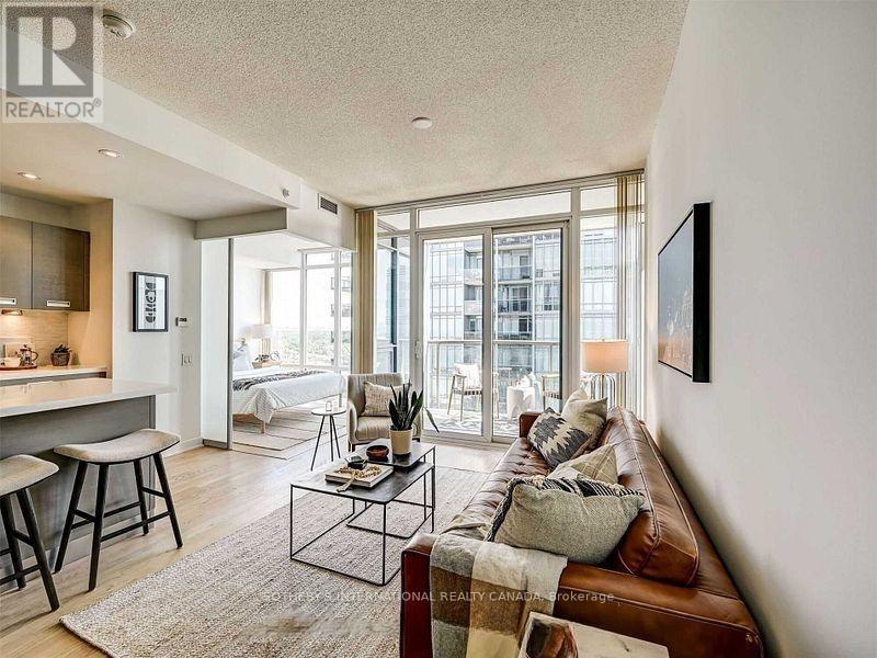 2710 - 88 Park Lawn Road, Toronto, Ontario  M8Y 0B5 - Photo 2 - W13678080