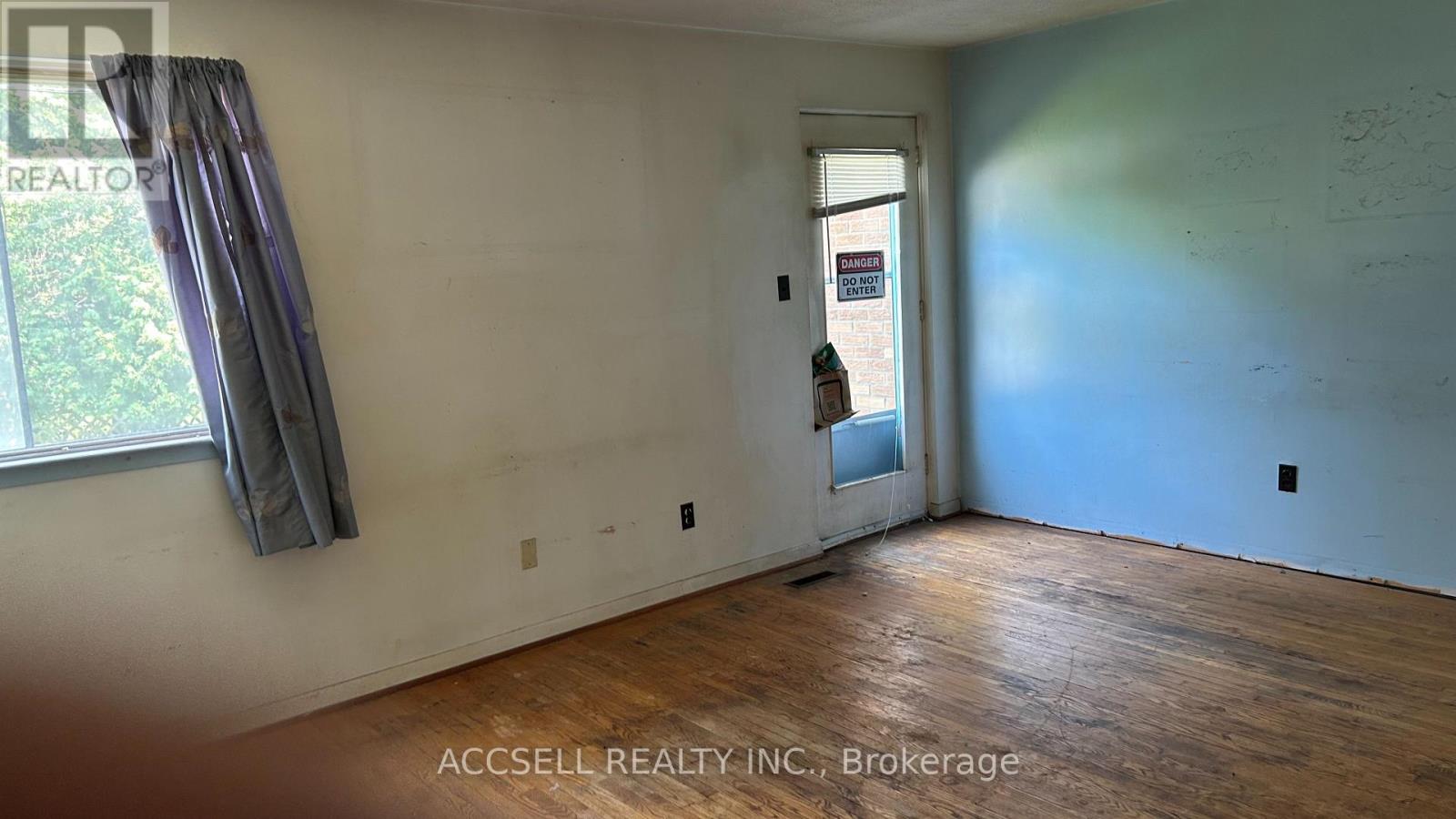 5501 Schueller Crescent, Burlington, Ontario  L7L 3T1 - Photo 2 - W13678086