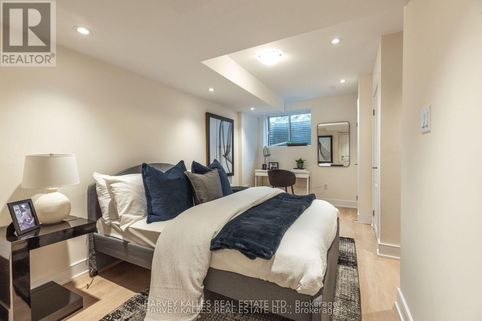 9 Innes Avenue, Toronto, Ontario  M6E 0B2 - Photo 16 - W13678200