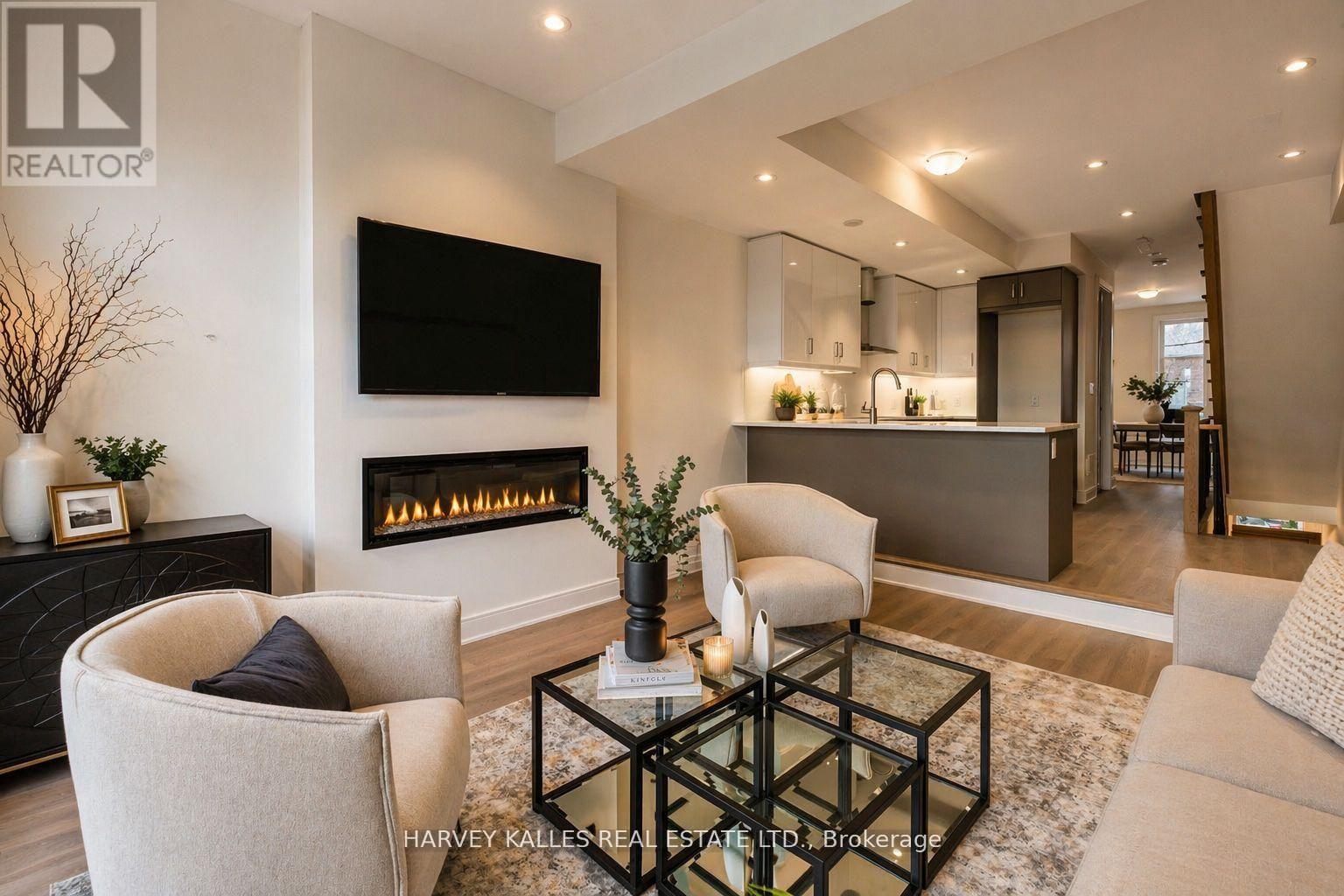 9 Innes Avenue, Toronto, Ontario  M6E 0B2 - Photo 2 - W13678200