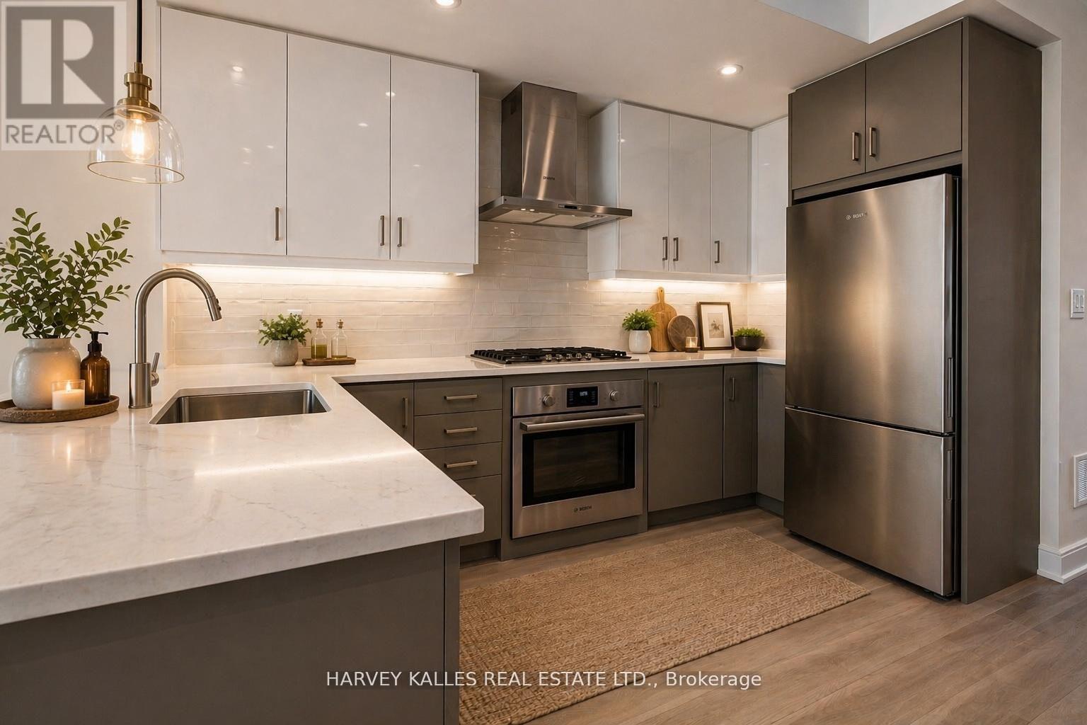 9 Innes Avenue, Toronto, Ontario  M6E 0B2 - Photo 3 - W13678200