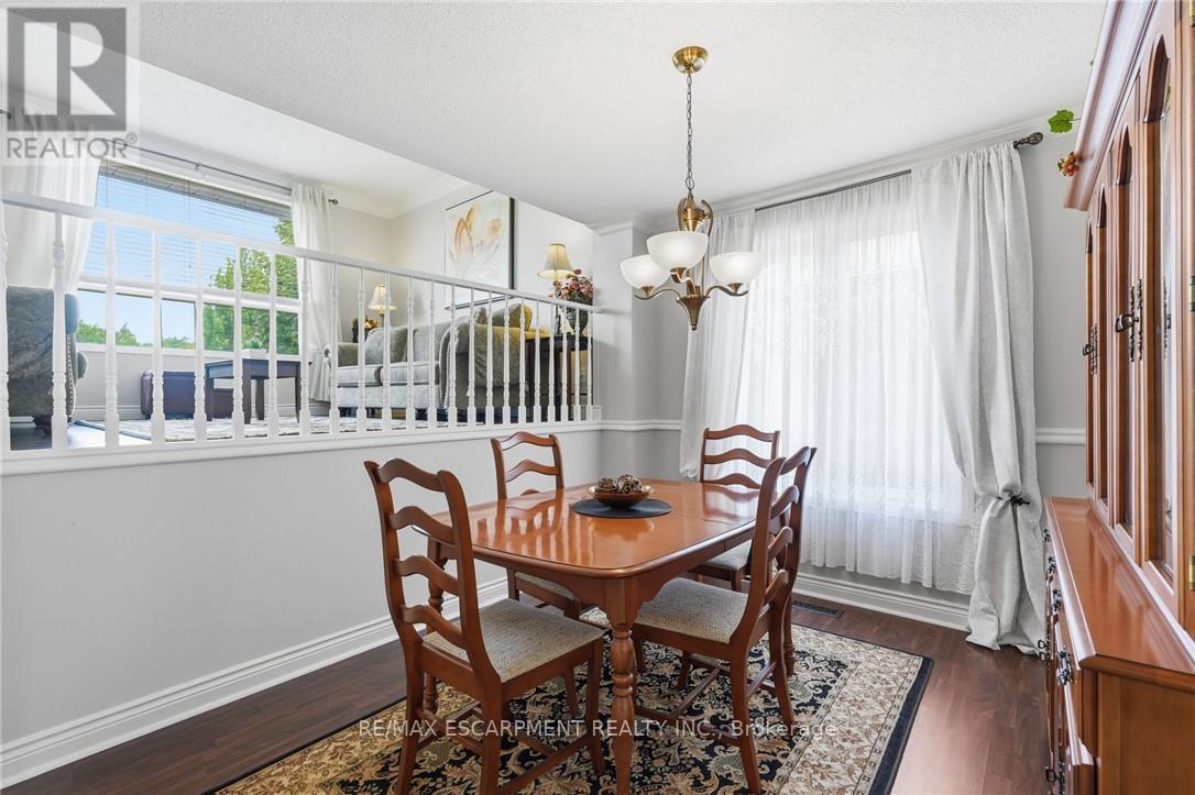 30 Twinoaks Crescent, Hamilton, Ontario  L8J 2E9 - Photo 11 - X13678016