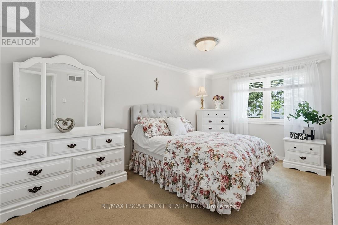 30 Twinoaks Crescent, Hamilton, Ontario  L8J 2E9 - Photo 18 - X13678016