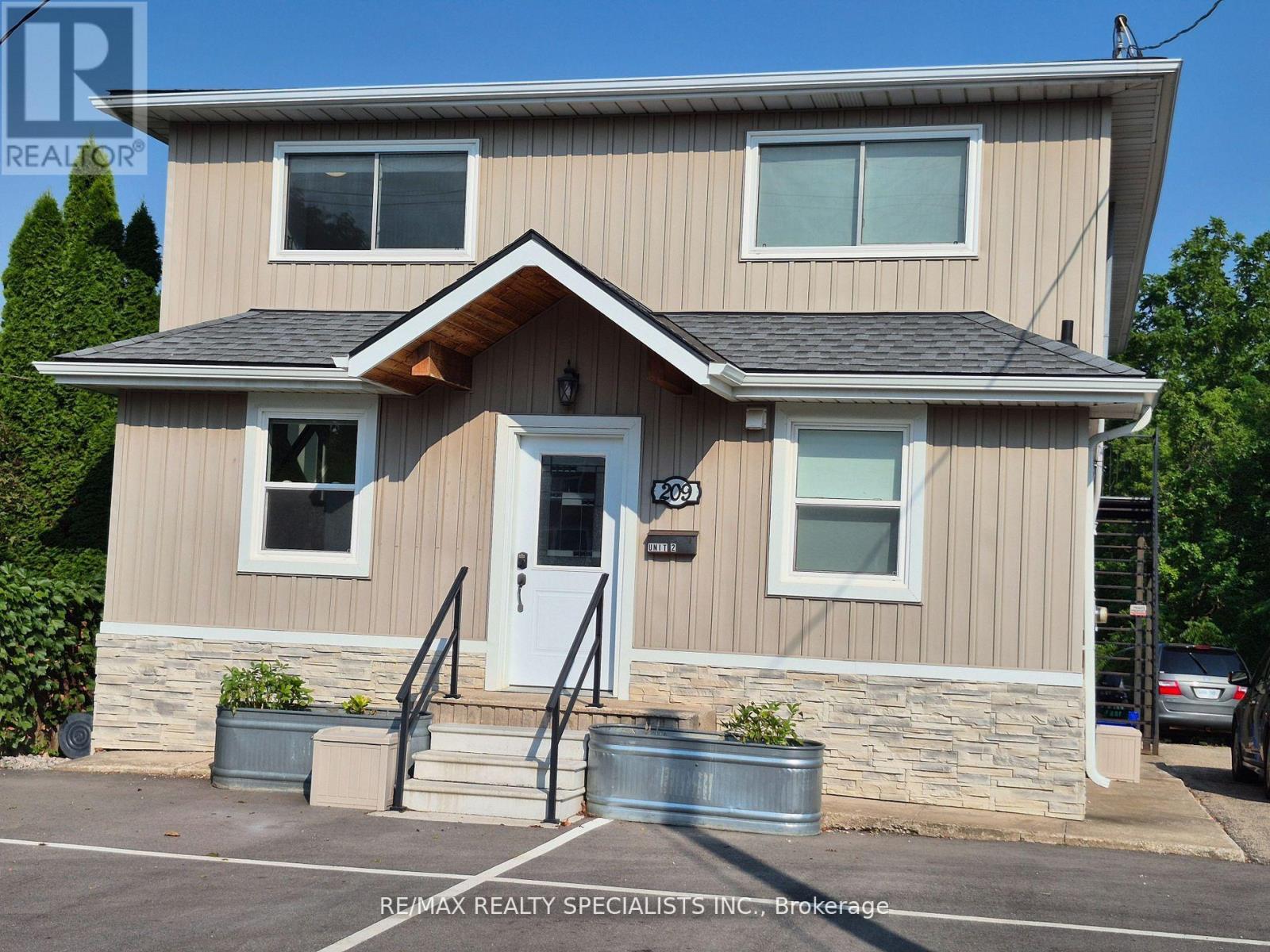 3 - 209 Pelham Road, St. Catharines, Ontario  L2S 1W2 - Photo 1 - X13678042