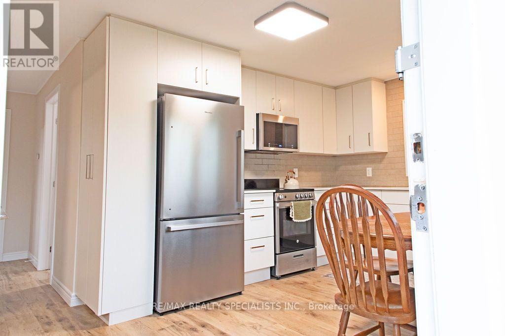 3 - 209 Pelham Road, St. Catharines, Ontario  L2S 1W2 - Photo 3 - X13678042