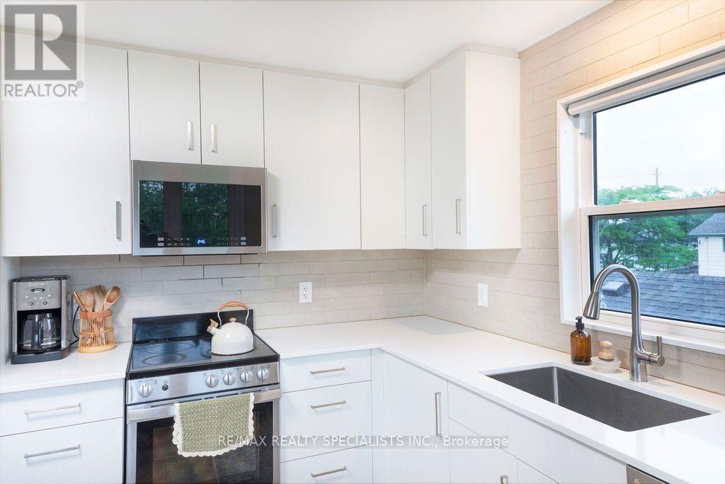 3 - 209 Pelham Road, St. Catharines, Ontario  L2S 1W2 - Photo 4 - X13678042