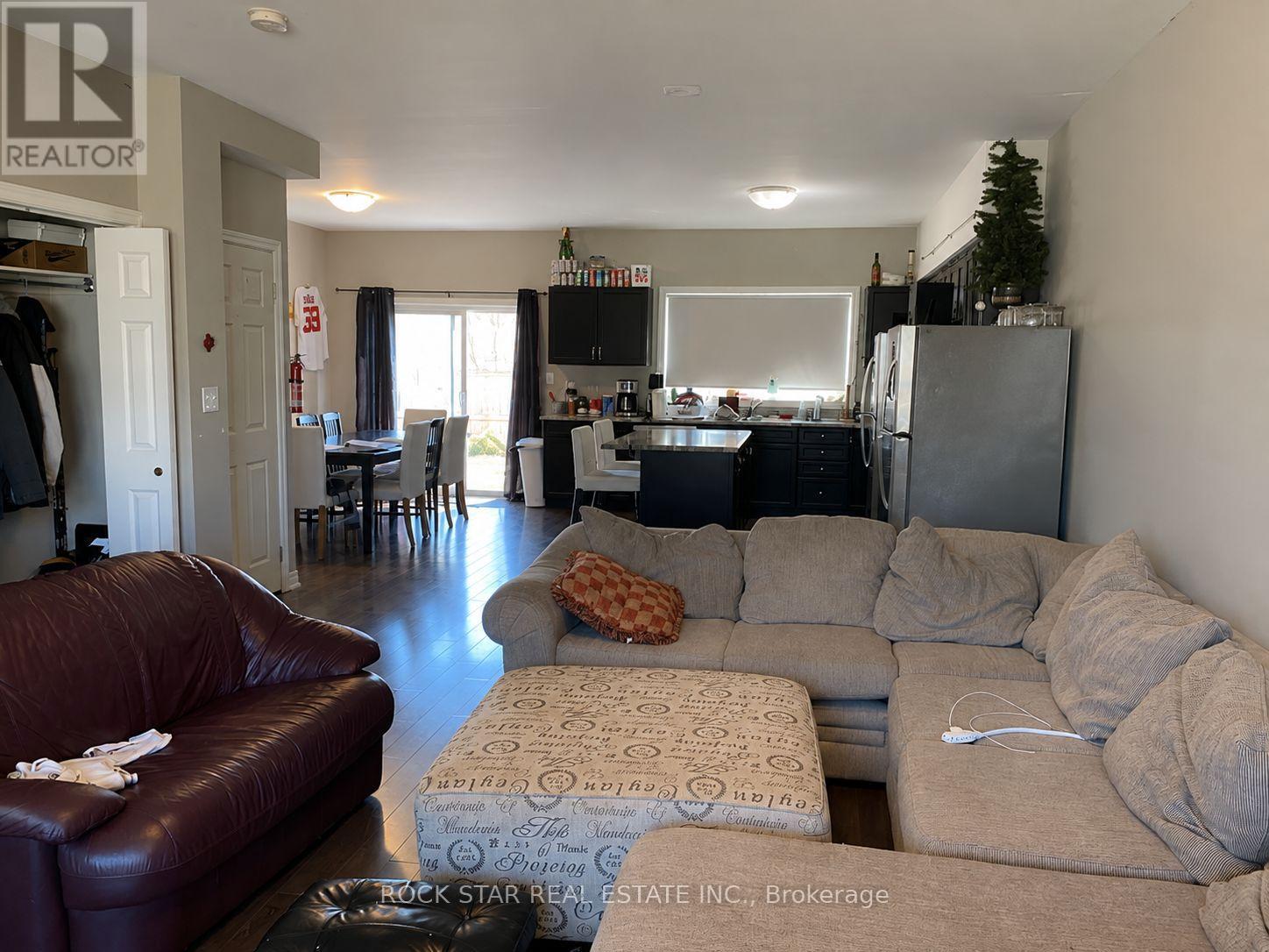 20b Chestnut Street E, St. Catharines, Ontario  L2T 1G7 - Photo 4 - X13678072