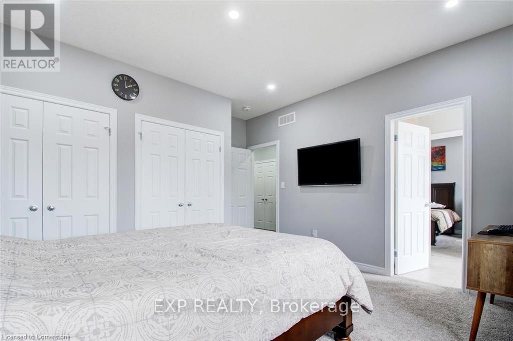 49 Scots Pine Trail, Kitchener, Ontario  N2R 0N6 - Photo 36 - X13678122