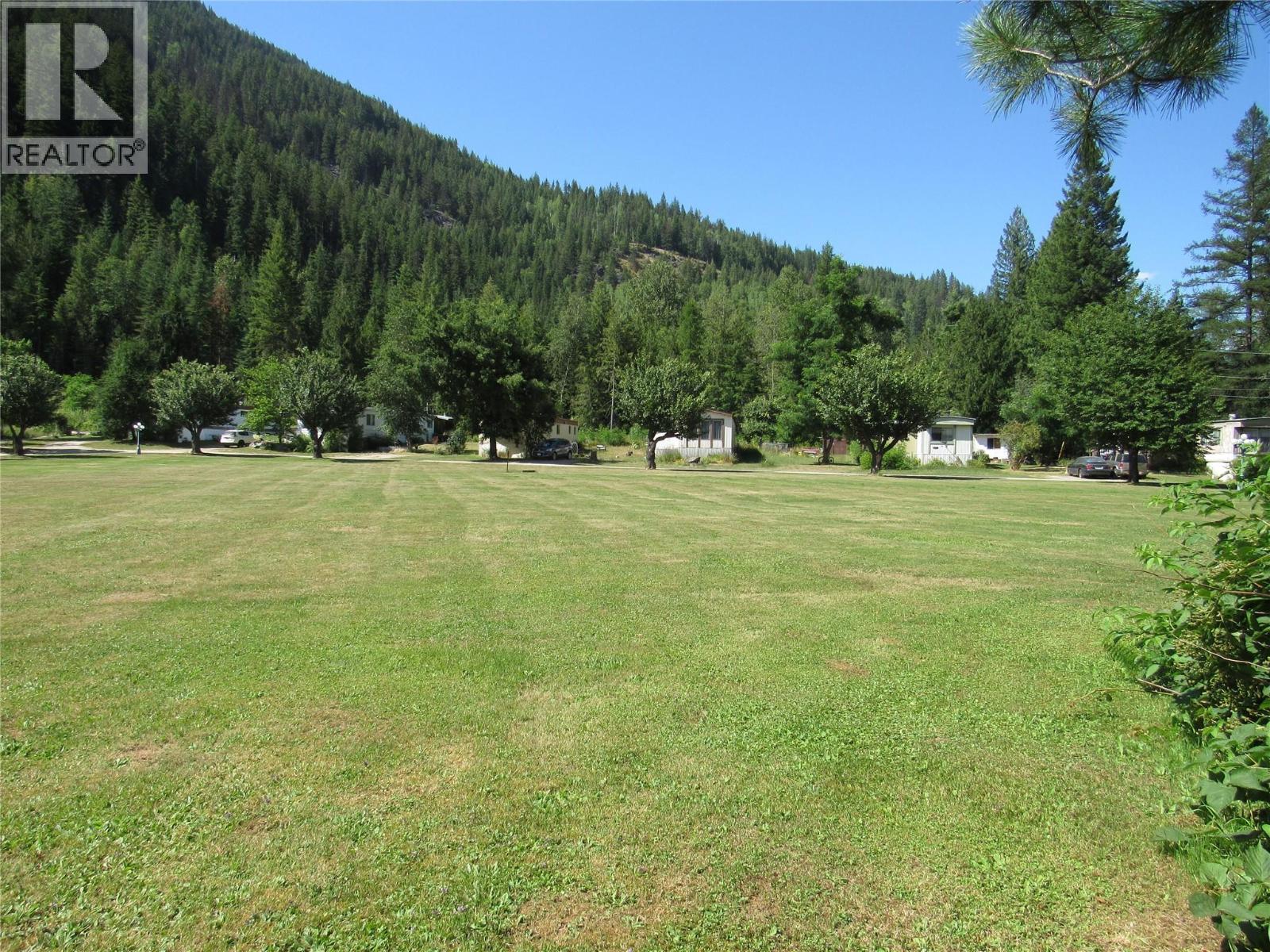 2057 Loff Road, Castlegar, British Columbia