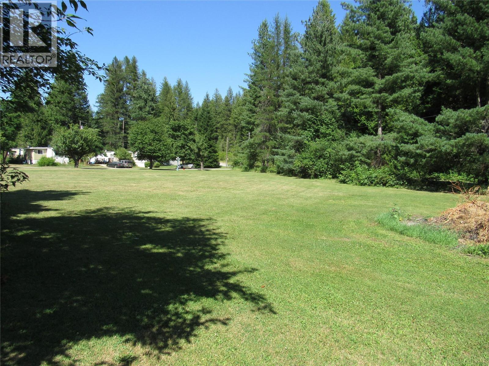 2057 Loff Road, Castlegar, British Columbia  V1N 4N2 - Photo 7 - 10394720
