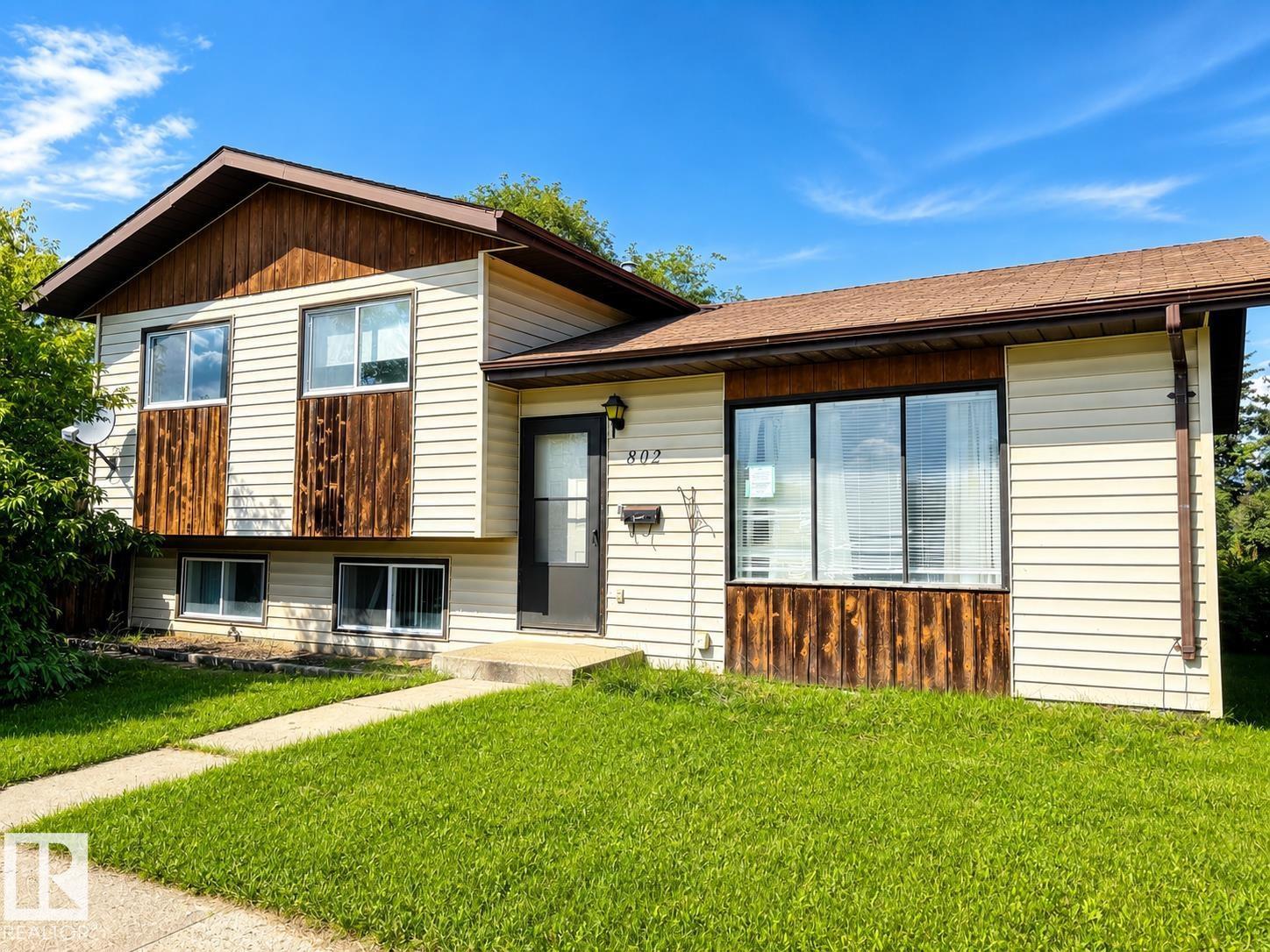 802 16 AV, Cold Lake, Alberta