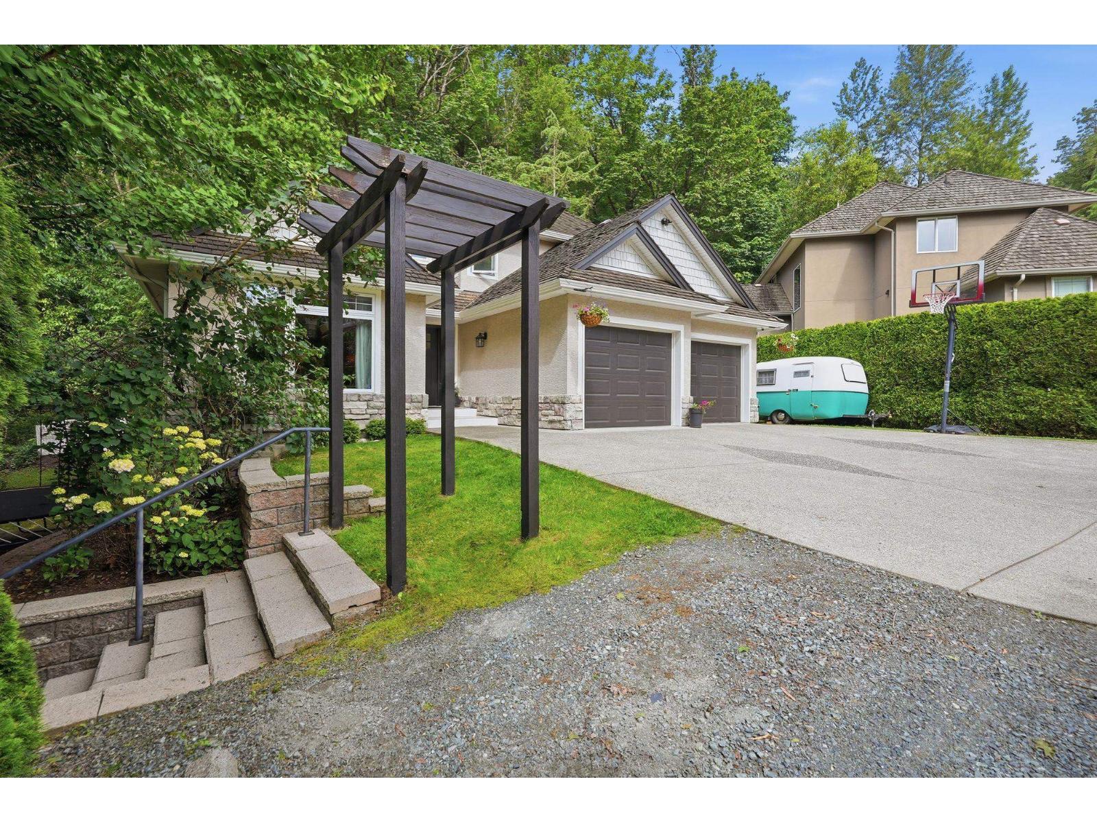 35787 Graystone Drive, Abbotsford, British Columbia  V3G 1K7 - Photo 4 - R3155523