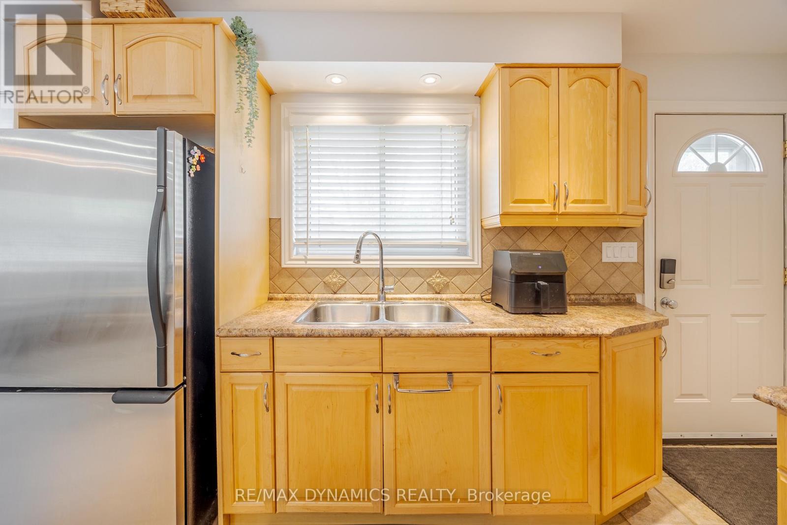 87 Rochelle Drive, St. Catharines, Ontario L2M 6Y7 - Photo 13 - X13678274