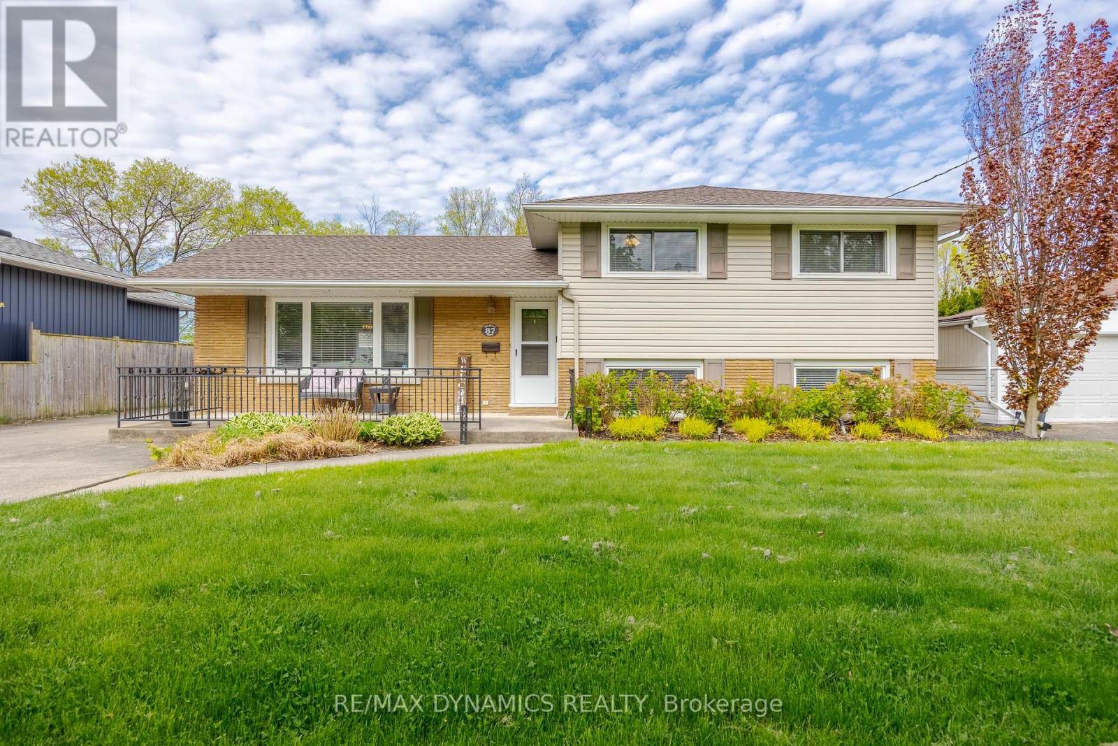 87 Rochelle Drive, St. Catharines, Ontario L2M 6Y7 - Photo 3 - X13678274