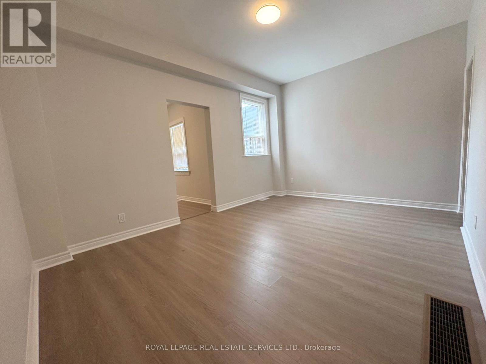 5 Henderson Avenue, Toronto, Ontario  M6J 2B6 - Photo 4 - C13678268