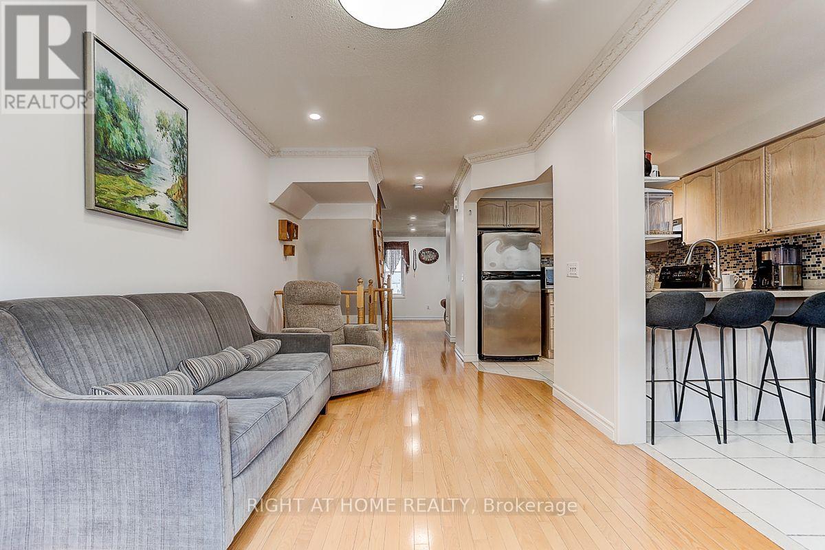 16 Pat Brook Terrace, Toronto, Ontario  M1P 5G6 - Photo 14 - E13678258