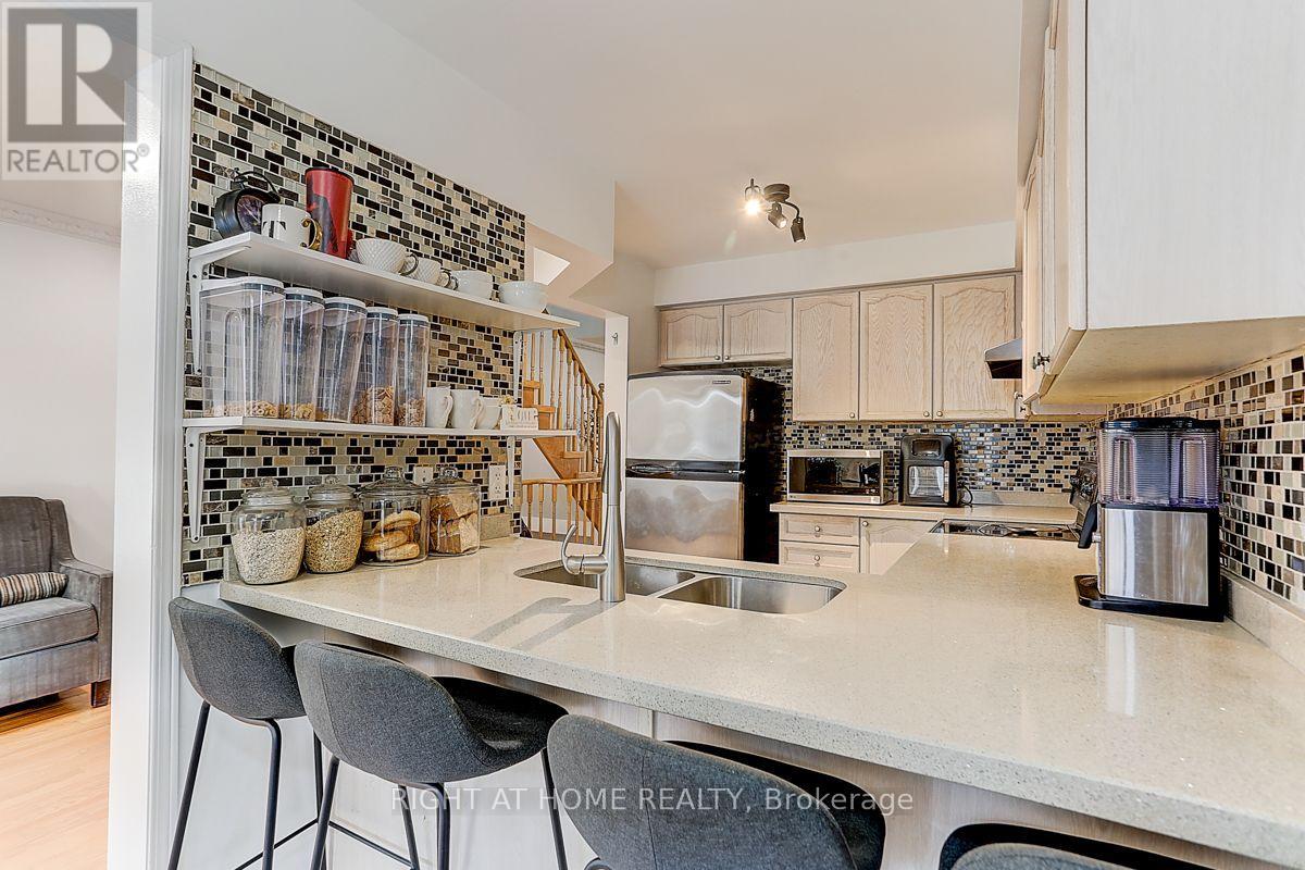 16 Pat Brook Terrace, Toronto, Ontario  M1P 5G6 - Photo 21 - E13678258