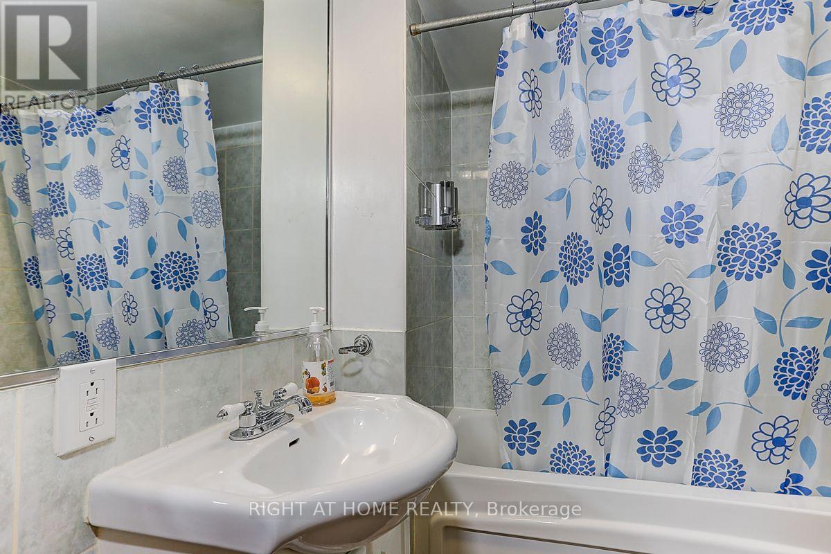 16 Pat Brook Terrace, Toronto, Ontario  M1P 5G6 - Photo 35 - E13678258