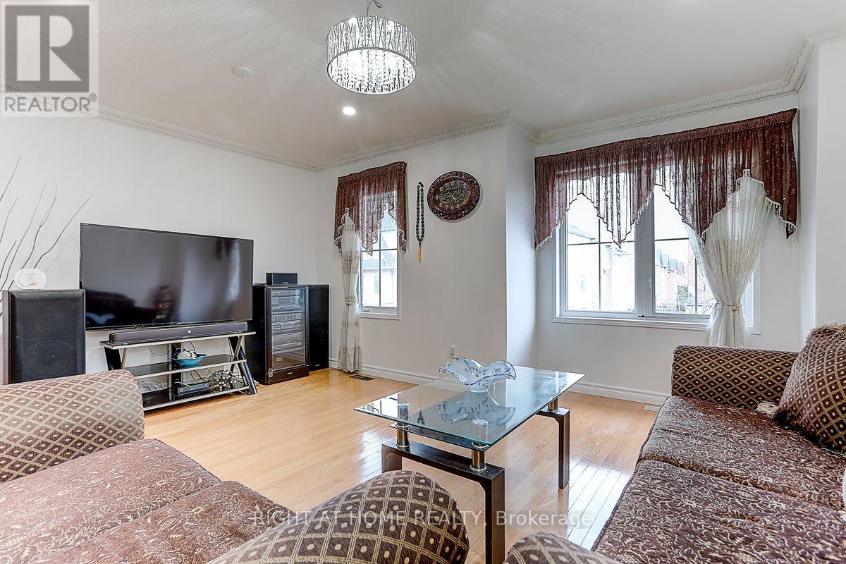 16 Pat Brook Terrace, Toronto, Ontario  M1P 5G6 - Photo 9 - E13678258