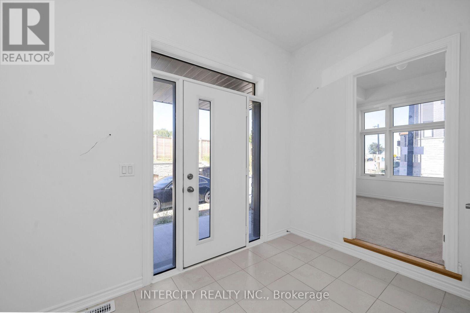99 Divadale Road, Vaughan, Ontario  L4H 5J3 - Photo 4 - N13678240