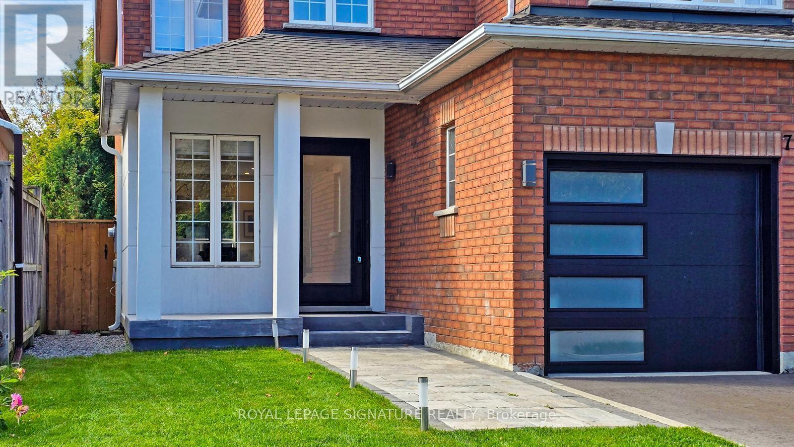 75 Canoe Court, Richmond Hill, Ontario  L4E 3Y2 - Photo 5 - N13678248