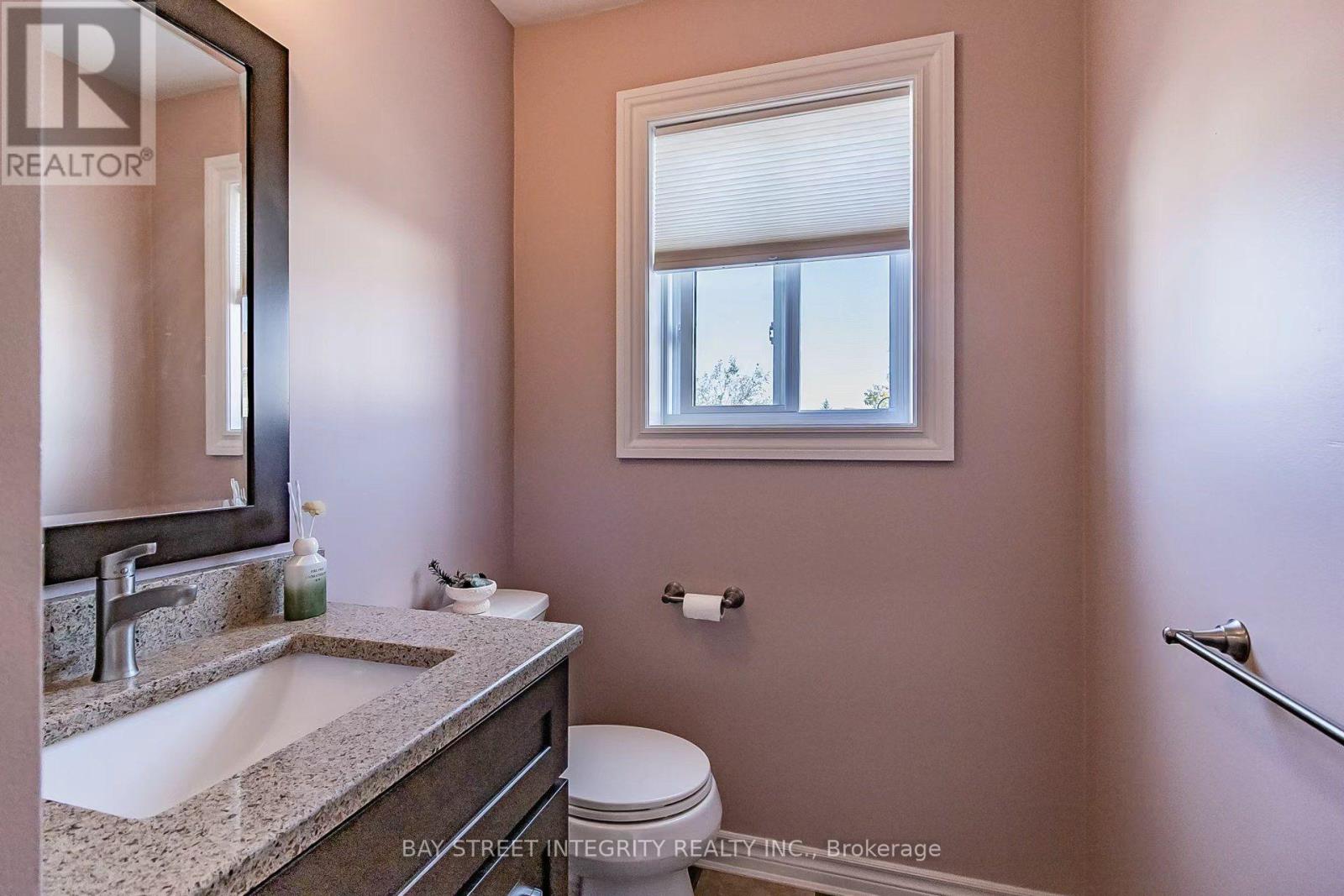94 William Curtis Circle, Newmarket, Ontario  L3Y 8L6 - Photo 15 - N13678252