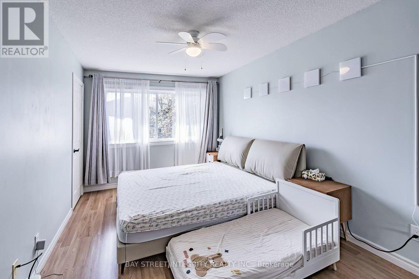 94 William Curtis Circle, Newmarket, Ontario  L3Y 8L6 - Photo 8 - N13678252
