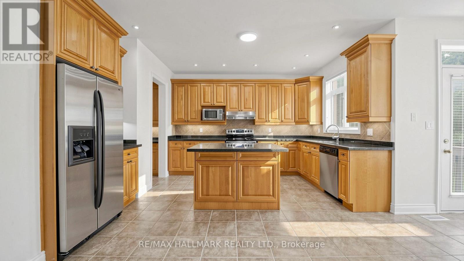 368 Paradelle Drive, Richmond Hill, Ontario  L4E 4R7 - Photo 14 - N13678272