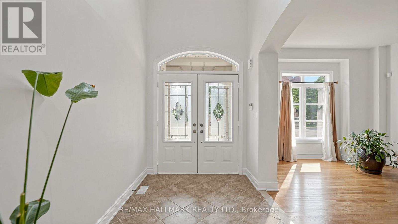 368 Paradelle Drive, Richmond Hill, Ontario  L4E 4R7 - Photo 4 - N13678272