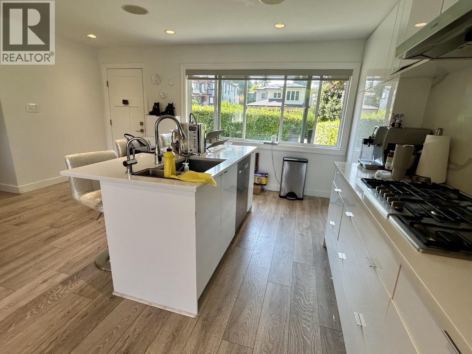 Upper 1015 Jefferson Avenue, West Vancouver, British Columbia  V7T 2A6 - Photo 3 - R3156002