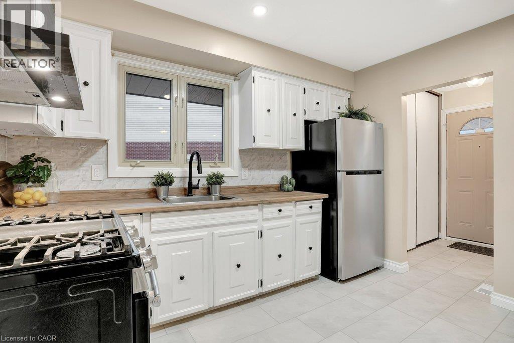 67 Kimberly Crescent Unit# Upper, Kitchener, Ontario  N2E 1C8 - Photo 18 - 40854077