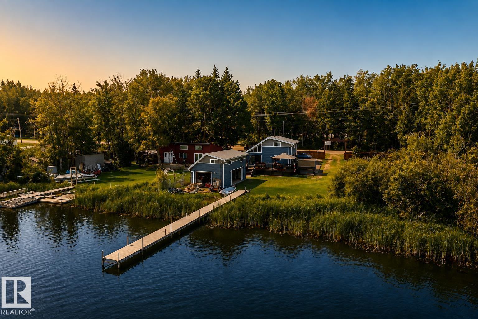 264 Beach Av, Rural Barrhead County, Alberta  T0E 1V0 - Photo 1 - E4503959